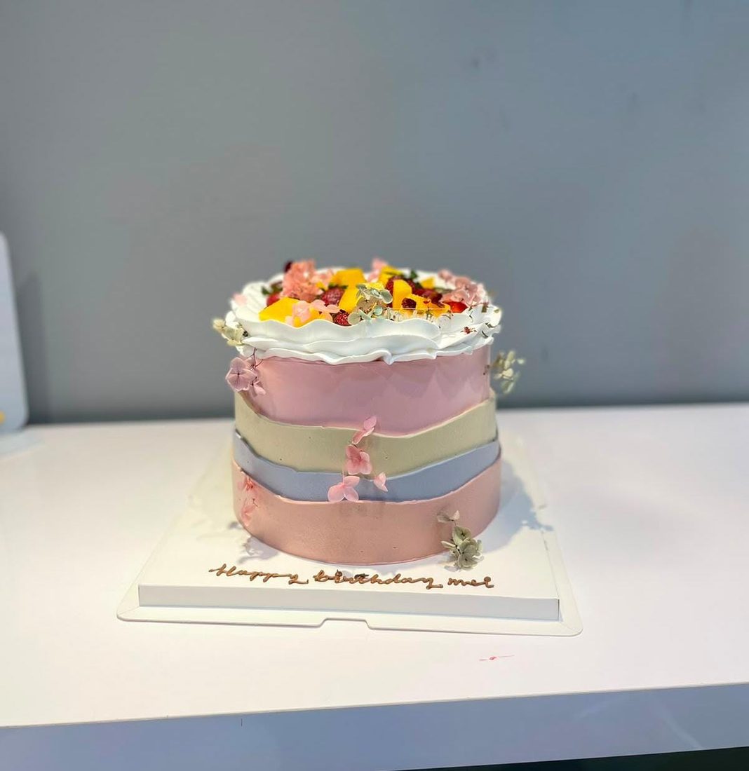 Gardenia custom decorated cake