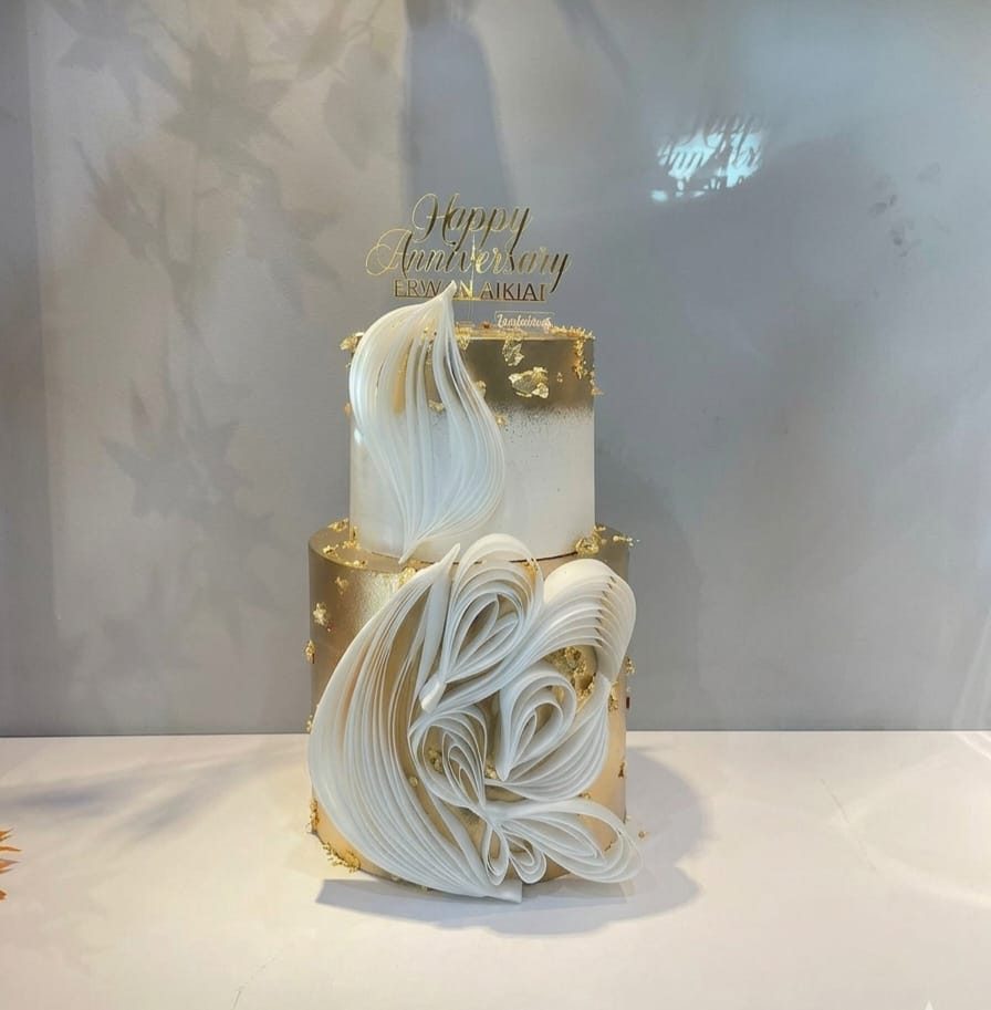Gardenia sangjit and wedding cake